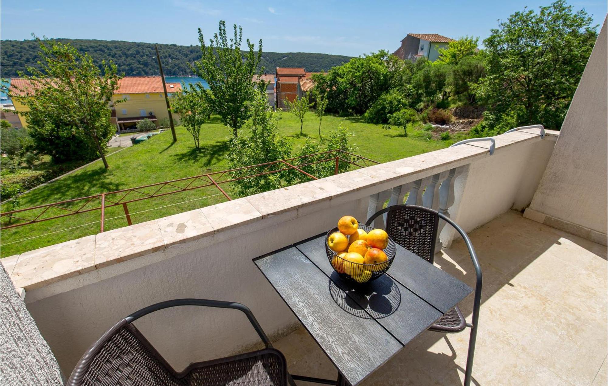 1 Bedroom Amazing Apartment In Kampor ภายนอก รูปภาพ